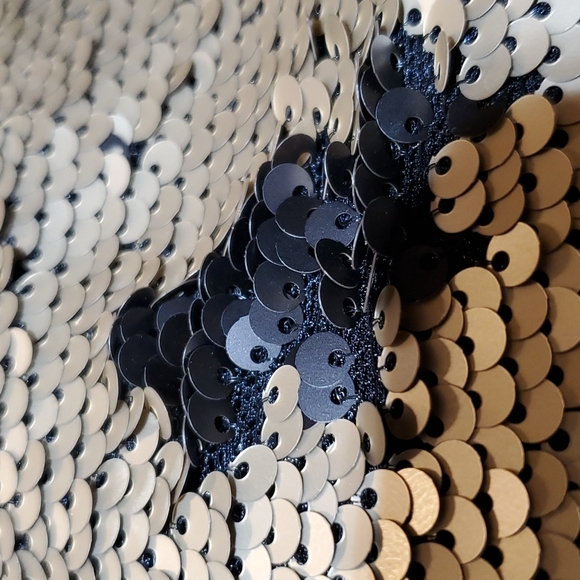 Gap gold sequined heavy tank size m - Picture 11 of 11